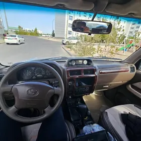 Toyota Land Cruiser Prado 2000
