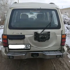 Mitsubishi Pajero 1999