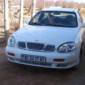 Daewoo Leganza 1998