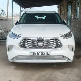 Toyota Highlander 2021