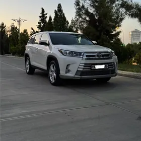 Toyota Highlander 2019