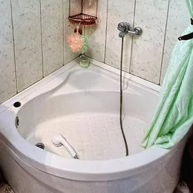 ванна угловая