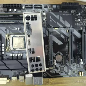 Plata z370 Gigabyt CPU i7 8Gen