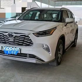 Toyota Highlander 2021