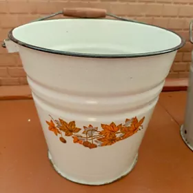 Эмалированное ведро