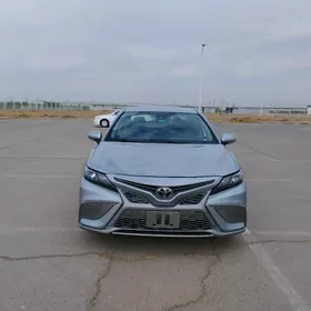 Toyota Camry 2022