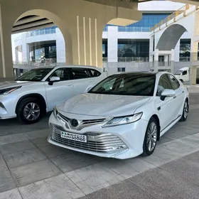 Toyota Camry 2018