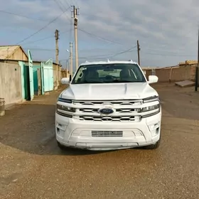 Ford Expedition 2022