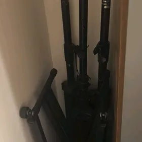 pazwucka, manitor stoyka