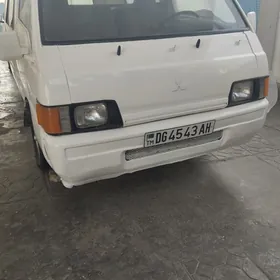 Toyota Hiace 1995