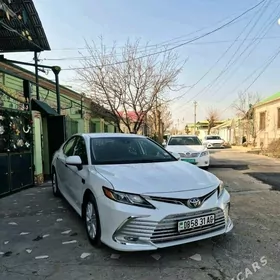 Toyota Camry 2021