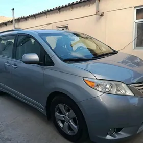 Toyota Sienna 2016
