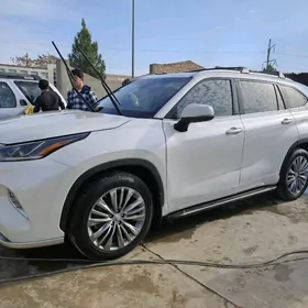 Toyota Highlander 2020