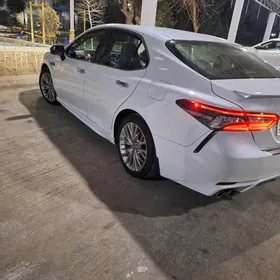 Toyota Camry 2018