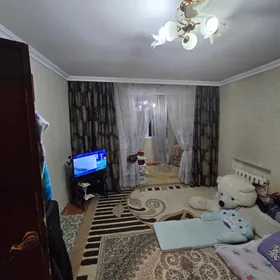 Гостинка 10 мкр 1 комн 2 этаж