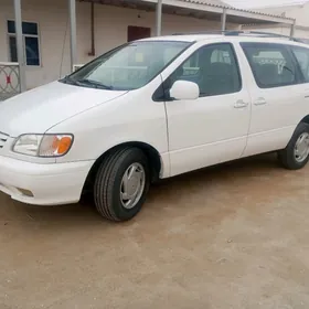 Toyota Sienna 2002
