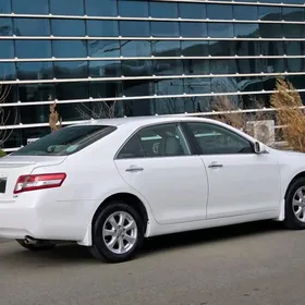 Toyota Camry 2011