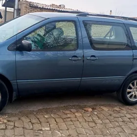 Toyota Sienna 2000