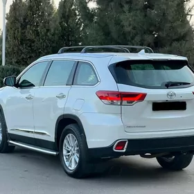 Toyota Highlander 2019