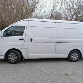 Şafýor gerek Hiace