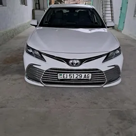 Toyota Camry 2021