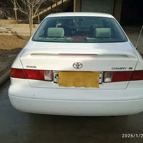 Toyota Camry 2000