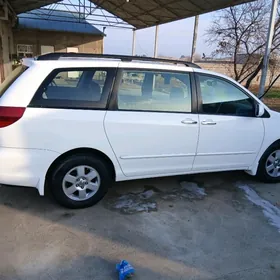 Toyota Sienna 2005