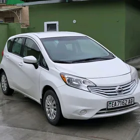 Nissan Versa 2015