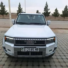 Toyota Land Cruiser Prado 2025