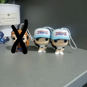 киндер  очень странные дела