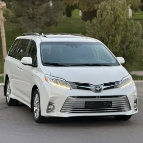 Toyota Sienna 2019