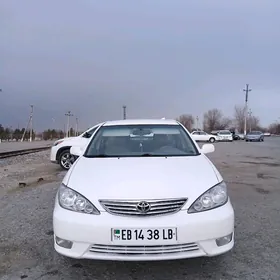 Toyota Camry 2004