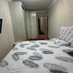 10 мкр 2 комнатная 4 этаж