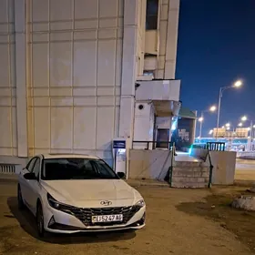 Hyundai Elantra 2021
