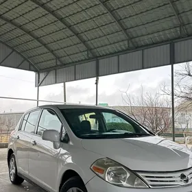 Nissan Versa 2012