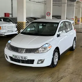 Nissan Versa 2012