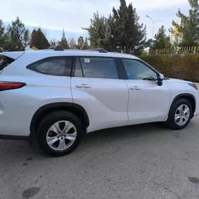 Toyota Highlander 2022