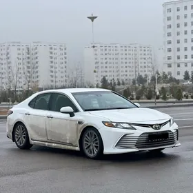 Toyota Camry 2018