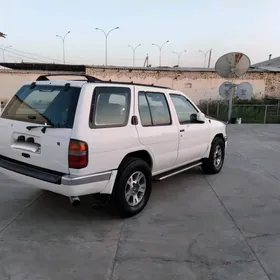 Nissan Pathfinder 1997