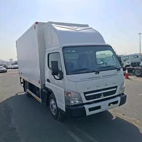 Mitsubishi Canter 2025