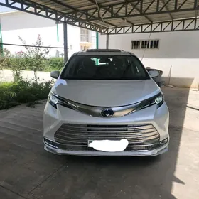 Toyota Sienna 2023