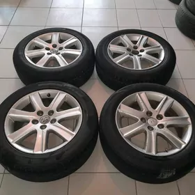 Lexus ES 17 lik disga.