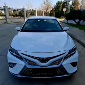 Toyota Camry 2020