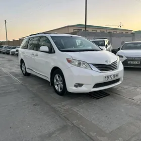 Toyota Sienna 2013