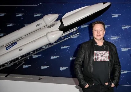 SpaceX-iň IPO-syny Maskyň doglan gününe we planetalaryň ýörişine gabatlap geçirjek bolýalar
