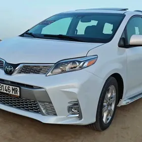 Toyota Sienna 2020