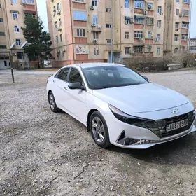 Hyundai Elantra 2022