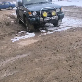 Mitsubishi Pajero 1991