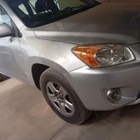 Toyota RAV4 2011