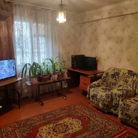 продам 90 разъезд 5 комнатную